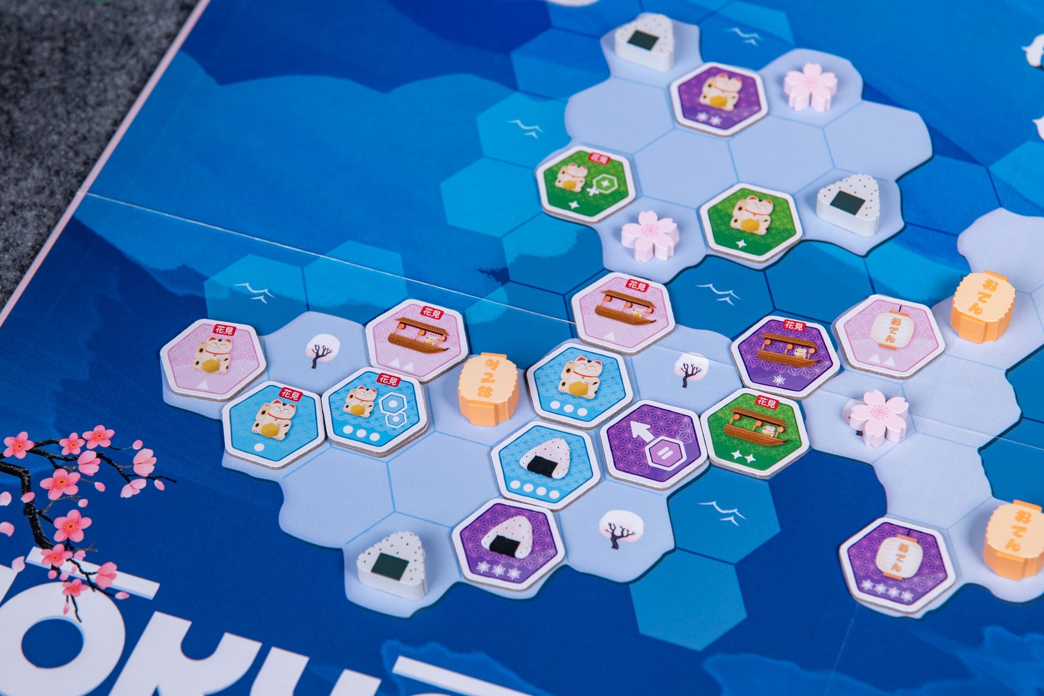Hanami – Abstract board game of sakura majorities – FroGames